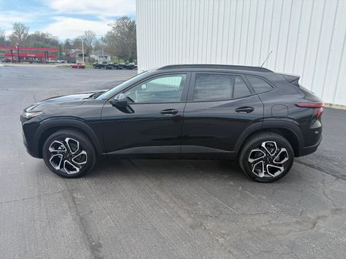 New 2026 Chevrolet Trax RS image 2