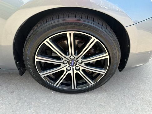 Used 2018 Volvo S60 T5 Inscription Platinum AWD/4WD image 13