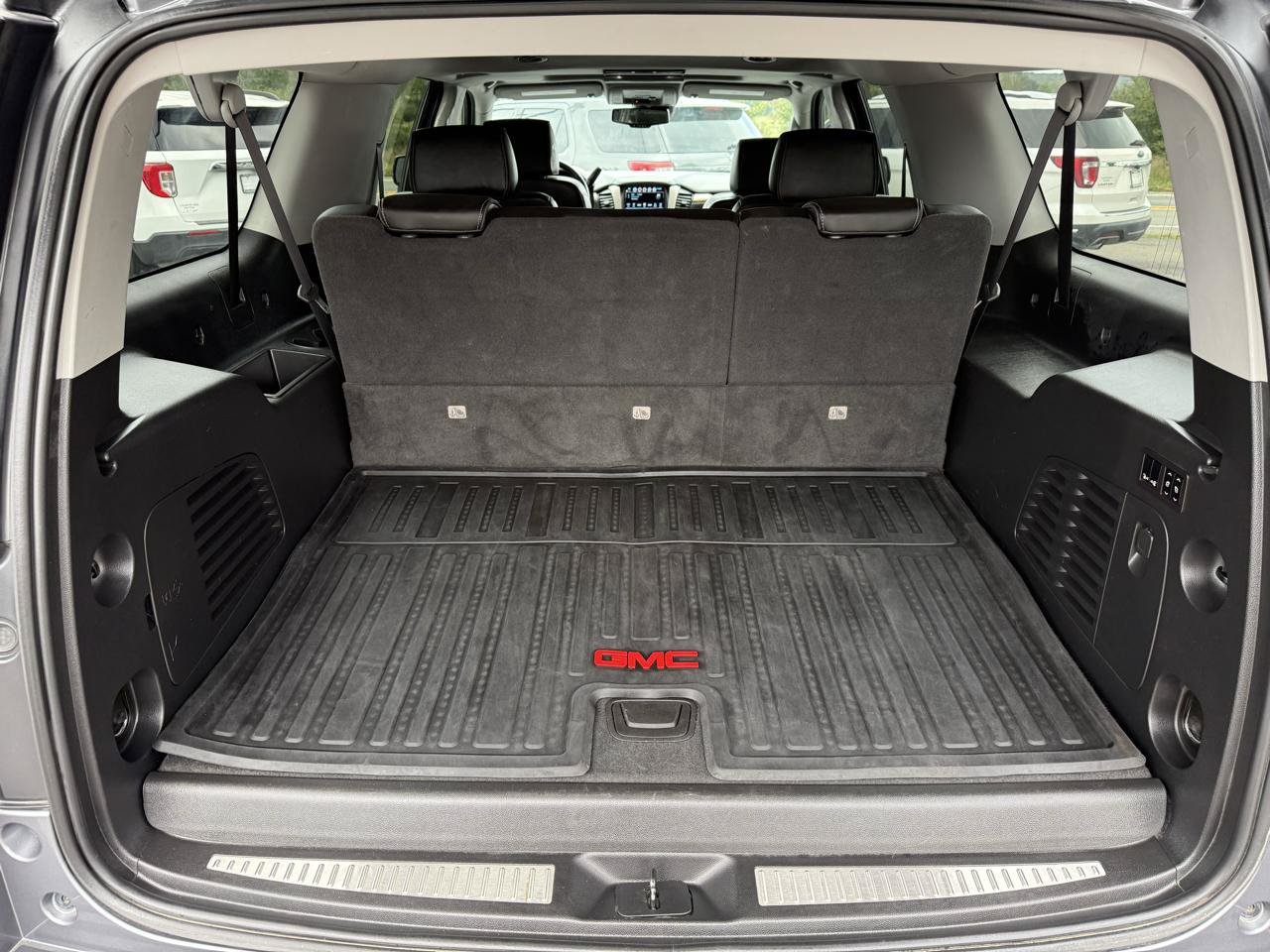 Used 2020 GMC Yukon XL Denali w/ Open Road Package AWD/4WD image 19