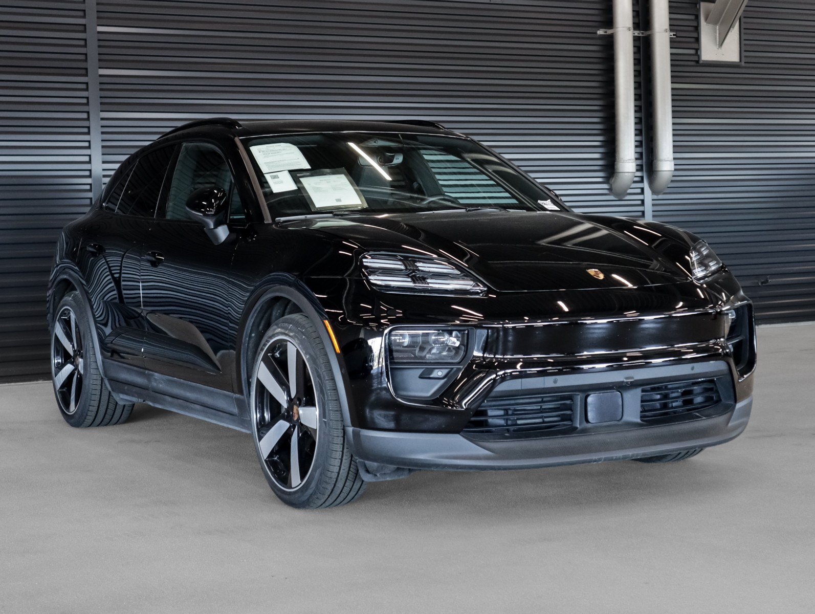 Certified 2024 Porsche Macan 4 Electric AWD/4WD image 7