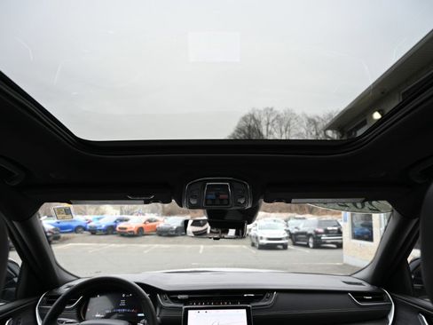 Used 2024 Jeep Grand Cherokee L Limited w/ Luxury Tech Group II image 16