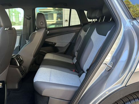 Certified 2023 Volkswagen ID.4 Pro RWD image 15