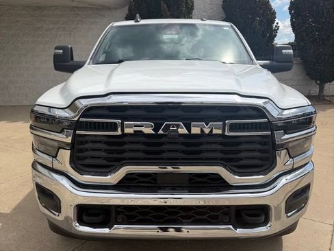 Used 2025 RAM 2500 Big Horn AWD/4WD image 2