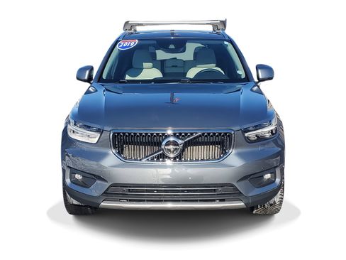 Used 2019 Volvo XC40 T5 Momentum image 2
