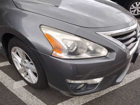 Used 2014 Nissan Altima 2.5 SV w/ Convenience Package FWD image 3