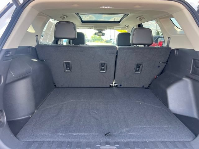 Used 2024 GMC Terrain Denali w/ Denali Premium Package AWD/4WD image 15