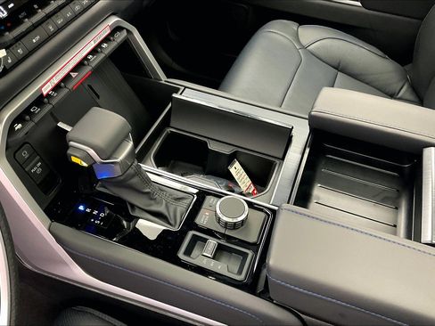 New 2025 Toyota Tundra Platinum AWD/4WD image 8