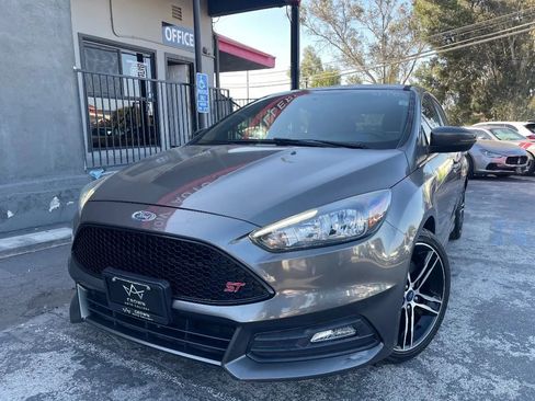 Used 2015 Ford Focus ST FWD image 1