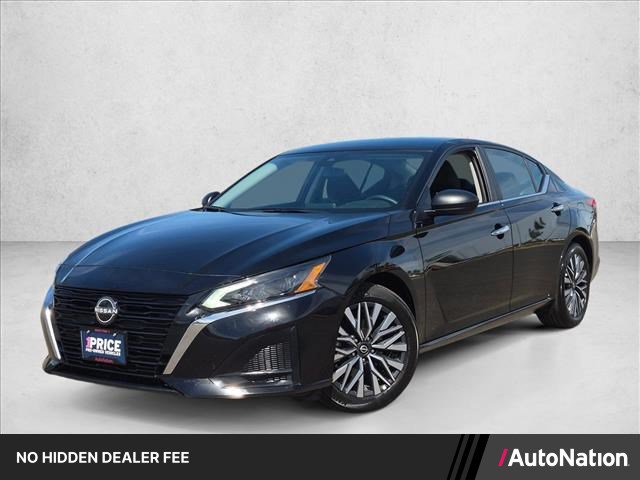 Used 2025 Nissan Altima 2.5 SV FWD image 1