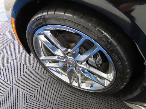 Used 2019 Chevrolet Corvette Stingray Convertible w/ 3LT Preferred Equipment Group RWD image 31