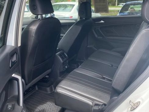 Used 2022 Volkswagen Tiguan SE FWD image 8