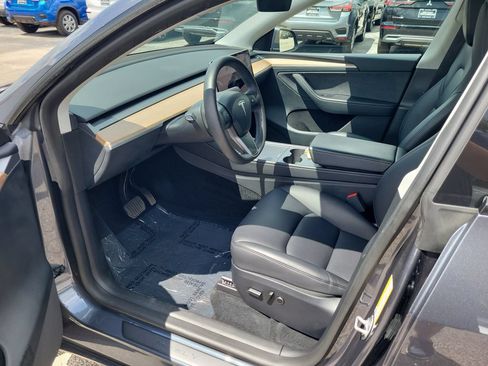 Used 2023 Tesla Model Y Long Range AWD/4WD image 15