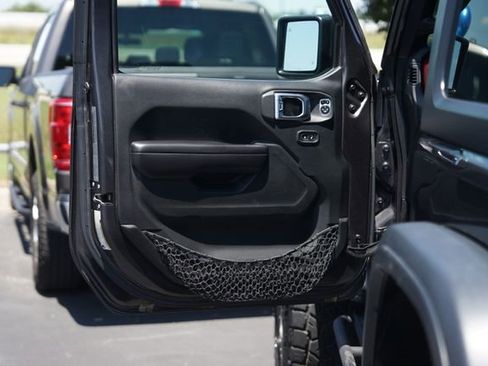 Used 2018 Jeep Wrangler Rubicon AWD/4WD image 26