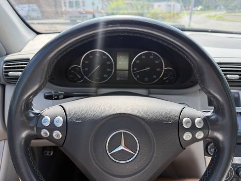Used 2006 Mercedes-Benz C 230 Sedan w/ Sunroof Pkg image 26