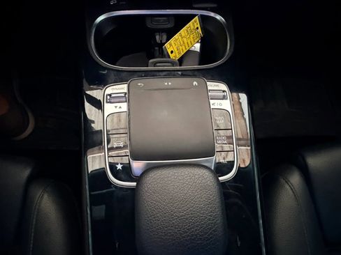 Used 2019 Mercedes-Benz A 220 4MATIC image 9
