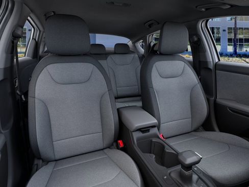 New 2025 Kia K4 LXS image 15