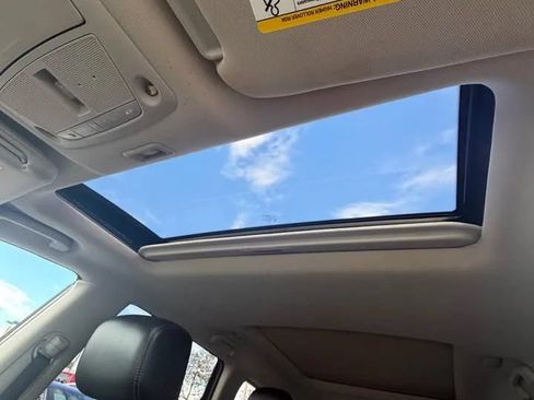 Used 2013 Nissan Pathfinder Platinum w/ Platinum Premium Pkg FWD image 10