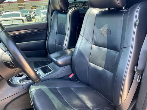 Used 2018 Jeep Grand Cherokee Overland RWD image 9