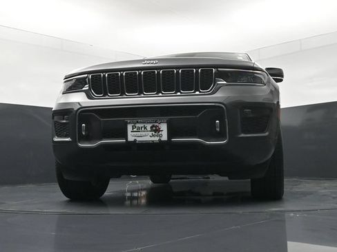 Used 2023 Jeep Grand Cherokee Overland AWD/4WD image 19