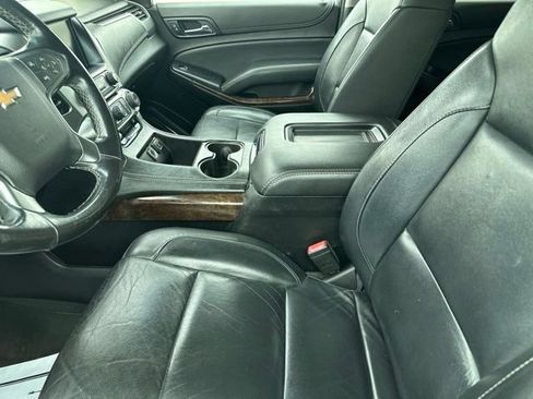 Used 2019 Chevrolet Suburban LT RWD image 24