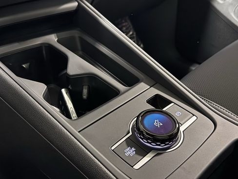 New 2026 Volkswagen Tiguan SE image 26