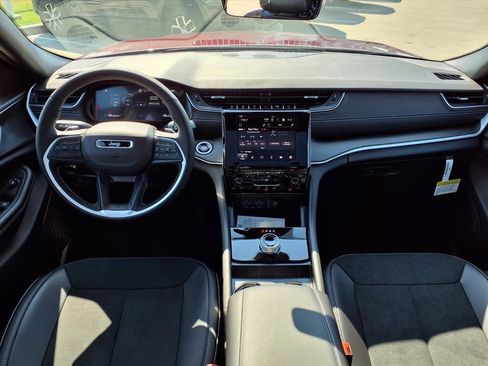 New 2025 Jeep Grand Cherokee L Altitude image 3