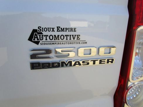 Used 2023 RAM ProMaster 2500 FWD image 11