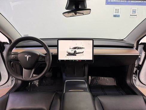 Used 2023 Tesla Model 3 Standard Range image 9
