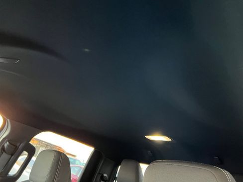 Used 2025 Toyota Tacoma TRD Off-Road image 24