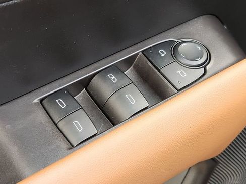 Used 2024 GMC Canyon AT4 w/ Technology Package image 23