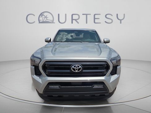 Certified 2026 Toyota Tacoma SR5 AWD/4WD image 8