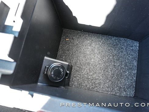 Used 2025 Subaru Outback Premium image 41