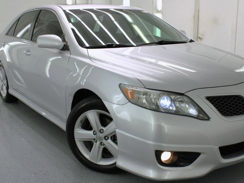 Used 2010 Toyota Camry SE image 14