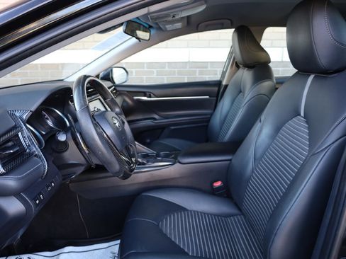 Used 2018 Toyota Camry SE FWD image 15
