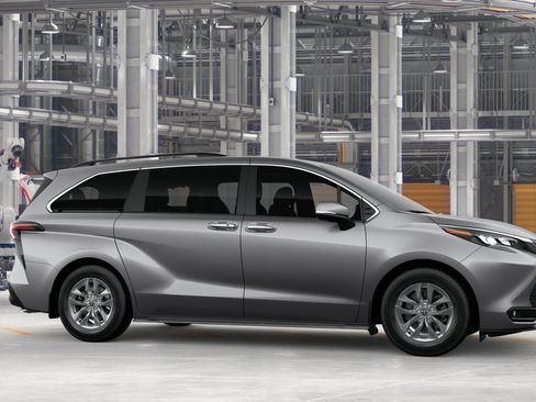 New 2026 Toyota Sienna XLE AWD/4WD image 13