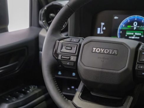 Used 2025 Toyota Land Cruiser image 46