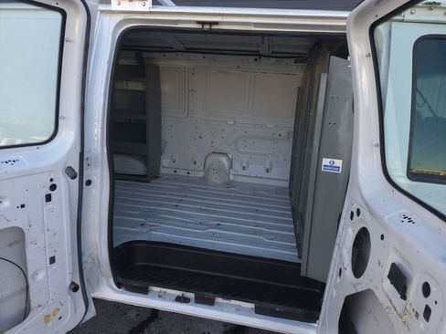 Used 2009 Ford E-250 and Econoline 250 image 7