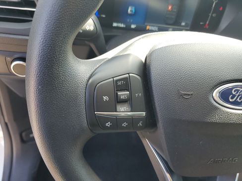 Used 2025 Ford Escape Active AWD/4WD image 16