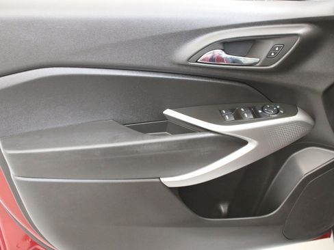Used 2024 Chevrolet Trax LS FWD image 23