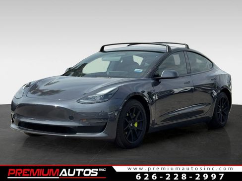Used 2023 Tesla Model 3 Standard Range image 1