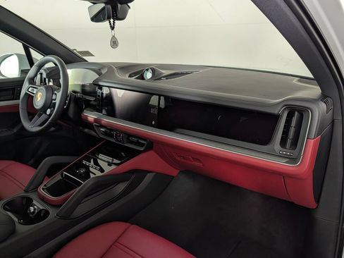 New 2026 Porsche Cayenne AWD/4WD image 19