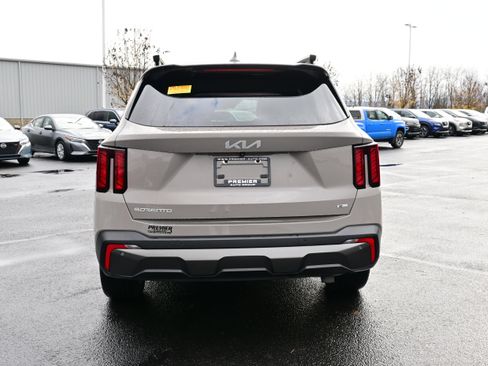 Used 2024 Kia Sorento X-Line EX image 7