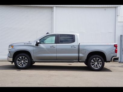 New 2026 Chevrolet Silverado 1500 LT w/ LPO, Dark Essentials Package