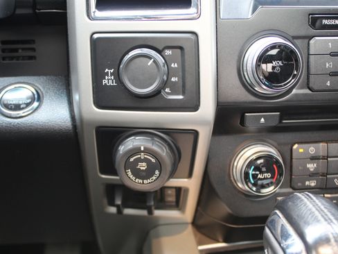 Used 2016 Ford F150 Lariat w/ Equipment Group 502A Luxury AWD/4WD image 35