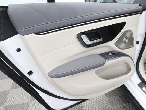 Used 2022 Mercedes-Benz EQS 450+ Sedan image 19
