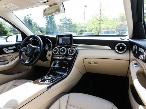 Used 2017 Mercedes-Benz GLC 300 4MATIC image 58