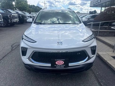 Used 2024 Buick Encore GX Sport Touring w/ Comfort Package AWD/4WD image 2