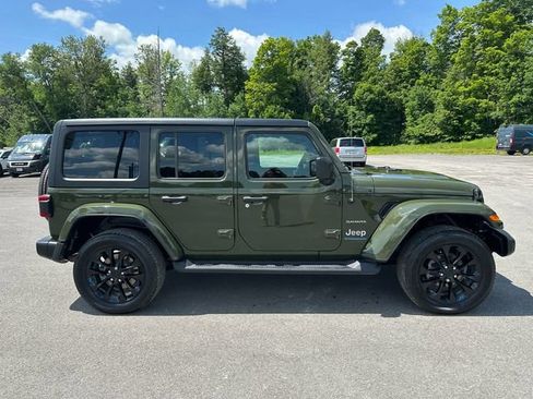 Used 2023 Jeep Wrangler Unlimited Sahara w/ Cold Weather Group AWD/4WD image 6
