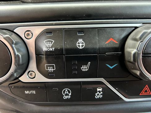 Used 2021 Jeep Gladiator Overland AWD/4WD image 28