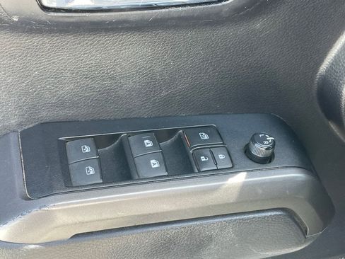 Used 2021 Toyota Tacoma TRD Off-Road w/ Technology Package AWD/4WD image 7